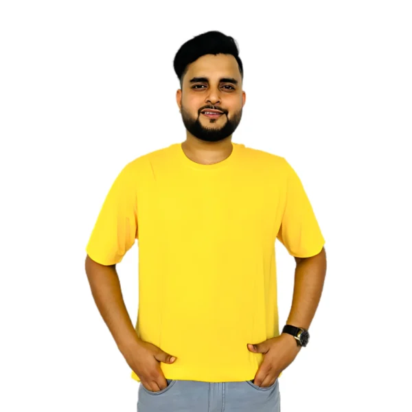 Men Solid Round Neck Yellow T-Shirt